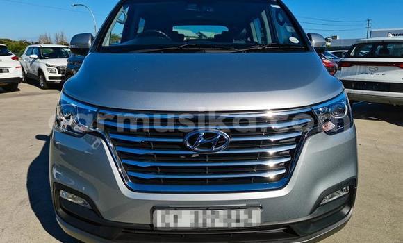 Acheter Occasion Voiture Hyundai H1 Gris à Beitbridge, Matabeleland South Acheter Occasion Voiture Hyundai H1 Gris à Beitbridge, Matabeleland South