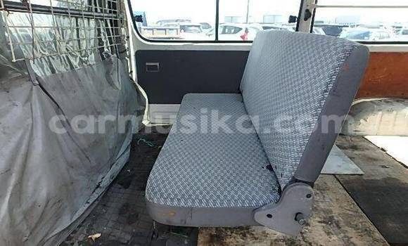 Acheter Occasion Voiture Toyota Hiace Blanc à Beitbridge, Matabeleland South Acheter Occasion Voiture Toyota Hiace Blanc à Beitbridge, Matabeleland South