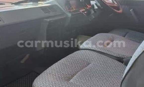 Acheter Occasion Voiture Toyota Hiace Blanc à Beitbridge, Matabeleland South Acheter Occasion Voiture Toyota Hiace Blanc à Beitbridge, Matabeleland South