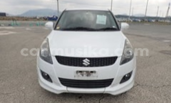 Nunua Ilio tumika Suzuki Swift Nyeupe Gari ndani ya Beitbridge nchini Matabeleland Kusini