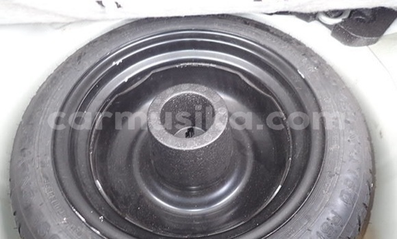 Acheter Occasion Voiture Suzuki Swift Blanc à Beitbridge, Matabeleland South Acheter Occasion Voiture Suzuki Swift Blanc à Beitbridge, Matabeleland South