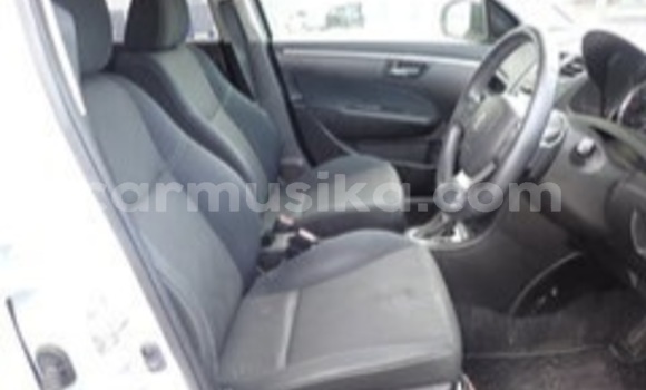 Acheter Occasion Voiture Suzuki Swift Blanc à Beitbridge, Matabeleland South Acheter Occasion Voiture Suzuki Swift Blanc à Beitbridge, Matabeleland South