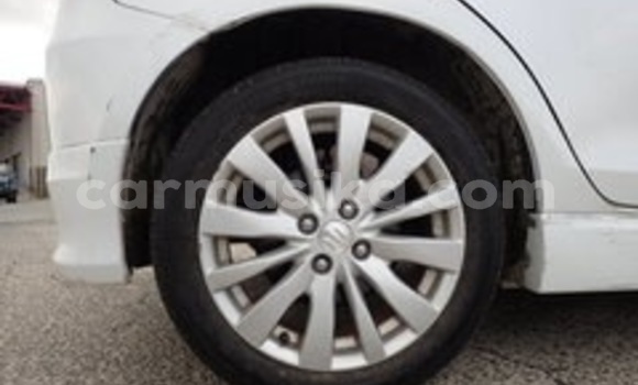 Acheter Occasion Voiture Suzuki Swift Blanc à Beitbridge, Matabeleland South Acheter Occasion Voiture Suzuki Swift Blanc à Beitbridge, Matabeleland South