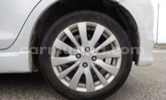 Acheter Occasion Voiture Suzuki Swift Blanc à Beitbridge, Matabeleland South Acheter Occasion Voiture Suzuki Swift Blanc à Beitbridge, Matabeleland South