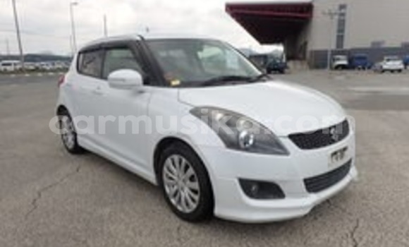 Acheter Occasion Voiture Suzuki Swift Blanc à Beitbridge, Matabeleland South Acheter Occasion Voiture Suzuki Swift Blanc à Beitbridge, Matabeleland South