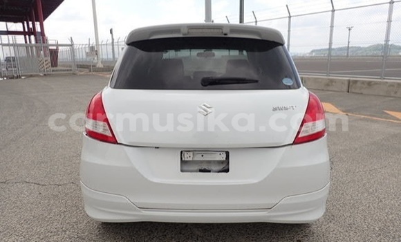 Acheter Occasion Voiture Suzuki Swift Blanc à Beitbridge, Matabeleland South Acheter Occasion Voiture Suzuki Swift Blanc à Beitbridge, Matabeleland South