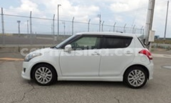 Acheter Occasion Voiture Suzuki Swift Blanc à Beitbridge, Matabeleland South Acheter Occasion Voiture Suzuki Swift Blanc à Beitbridge, Matabeleland South