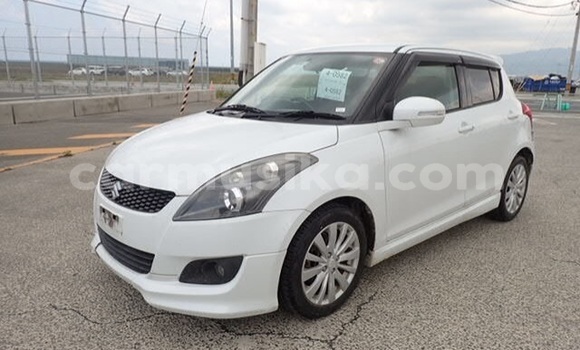 Acheter Occasion Voiture Suzuki Swift Blanc à Beitbridge, Matabeleland South Acheter Occasion Voiture Suzuki Swift Blanc à Beitbridge, Matabeleland South