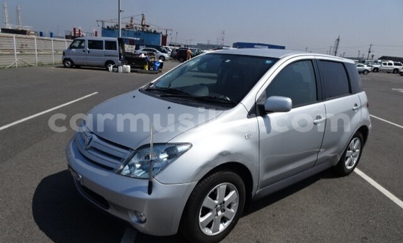 Nunua Ilio tumika Toyota IST Fedha Gari ndani ya Beitbridge nchini Matabeleland Kusini Nunua Ilio tumika Toyota IST Fedha Gari ndani ya Beitbridge nchini Matabeleland Kusini