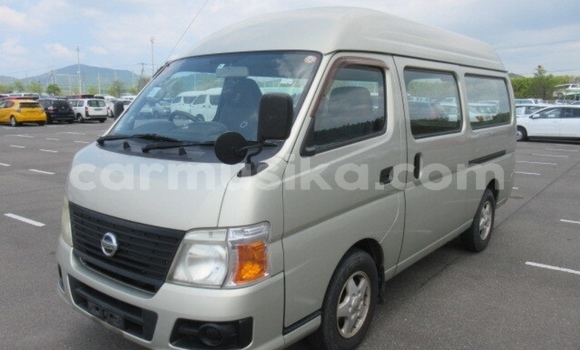 Acheter Occasion Voiture Nissan Caravan Beige à Beitbridge, Matabeleland South