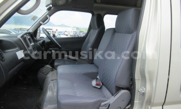 Buy Used Nissan Caravan Beige Car in Beitbridge in Matabeleland South Buy Used Nissan Caravan Beige Car in Beitbridge in Matabeleland South