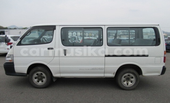 Tenga Tsaru Toyota Hiace Chena Mota in Beitbridge in Matabeleland South Tenga Tsaru Toyota Hiace Chena Mota in Beitbridge in Matabeleland South