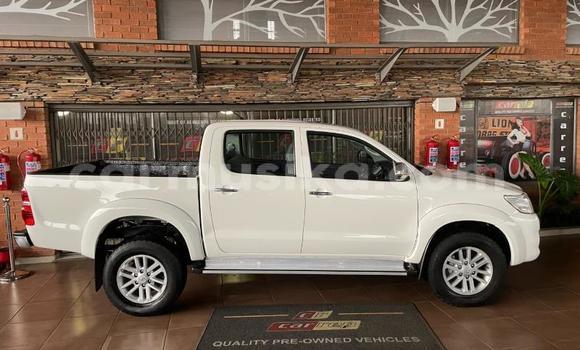 Acheter Occasion Voiture Toyota Hilux Blanc à Beitbridge, Matabeleland South Acheter Occasion Voiture Toyota Hilux Blanc à Beitbridge, Matabeleland South