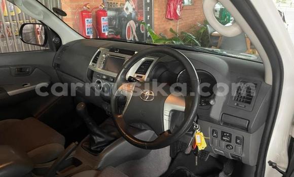 Acheter Occasion Voiture Toyota Hilux Blanc à Beitbridge, Matabeleland South Acheter Occasion Voiture Toyota Hilux Blanc à Beitbridge, Matabeleland South