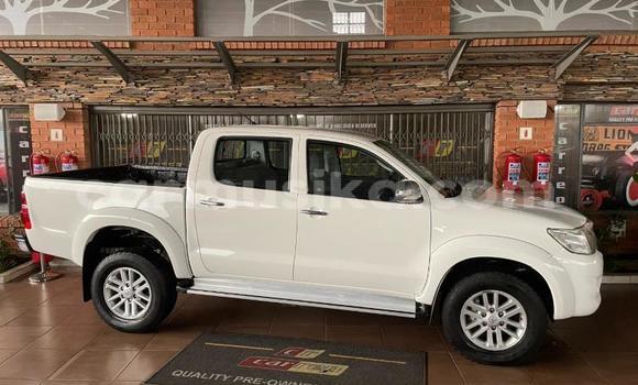 Acheter Occasion Voiture Toyota Hilux Blanc à Beitbridge, Matabeleland South Acheter Occasion Voiture Toyota Hilux Blanc à Beitbridge, Matabeleland South