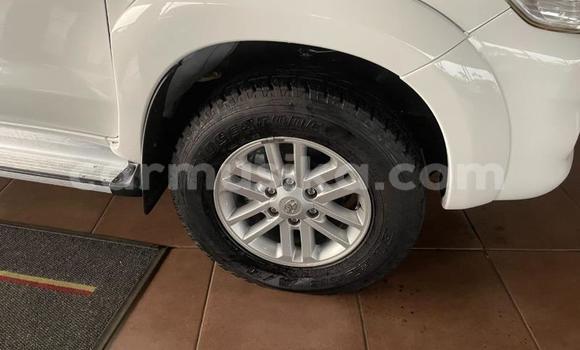Acheter Occasion Voiture Toyota Hilux Blanc à Beitbridge, Matabeleland South Acheter Occasion Voiture Toyota Hilux Blanc à Beitbridge, Matabeleland South