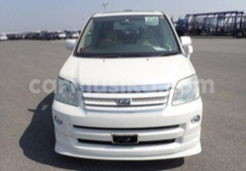 Big with watermark toyota noah matabeleland south beitbridge 33039