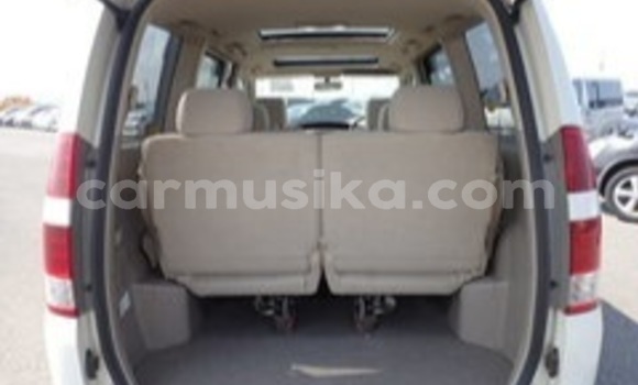 Acheter Occasion Voiture Toyota Noah Blanc à Beitbridge, Matabeleland South Acheter Occasion Voiture Toyota Noah Blanc à Beitbridge, Matabeleland South