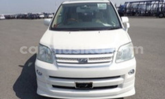 Acheter Occasion Voiture Toyota Noah Blanc à Beitbridge, Matabeleland South Acheter Occasion Voiture Toyota Noah Blanc à Beitbridge, Matabeleland South