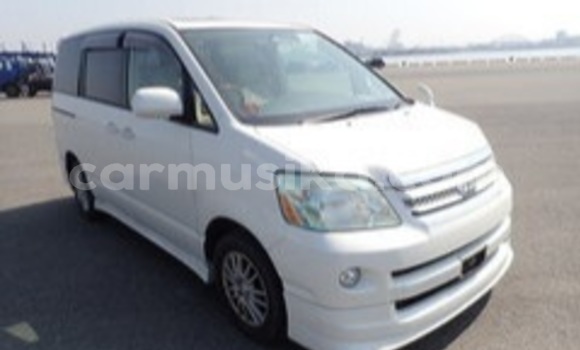Acheter Occasion Voiture Toyota Noah Blanc à Beitbridge, Matabeleland South Acheter Occasion Voiture Toyota Noah Blanc à Beitbridge, Matabeleland South