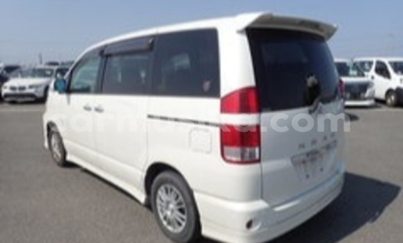 Acheter Occasion Voiture Toyota Noah Blanc à Beitbridge, Matabeleland South Acheter Occasion Voiture Toyota Noah Blanc à Beitbridge, Matabeleland South