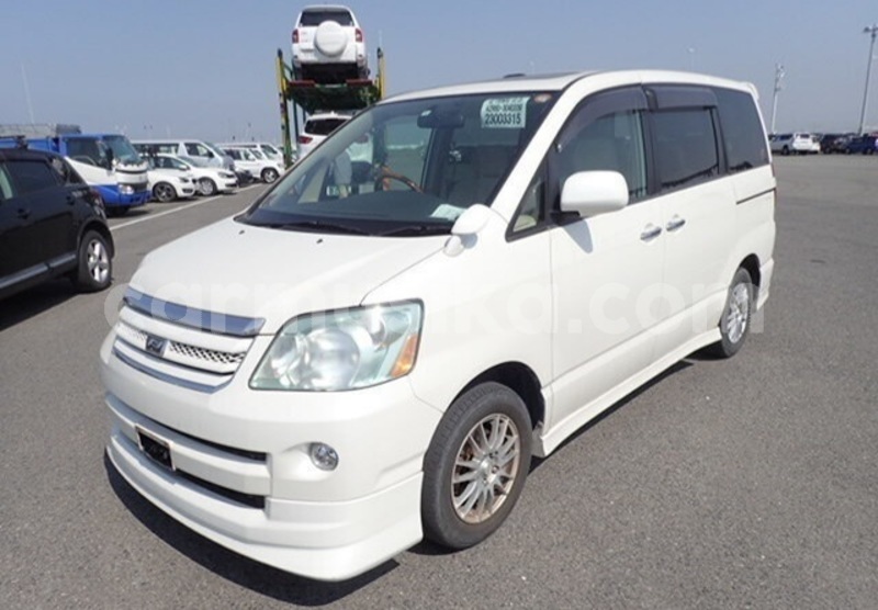 Big with watermark toyota noah matabeleland south beitbridge 33039