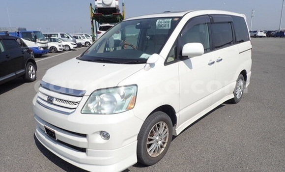 Acheter Occasion Voiture Toyota Noah Blanc à Beitbridge, Matabeleland South Acheter Occasion Voiture Toyota Noah Blanc à Beitbridge, Matabeleland South