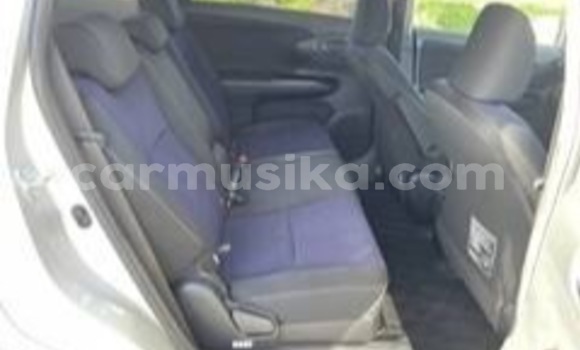 Nunua Ilio tumika Toyota Wish Fedha Gari ndani ya Beitbridge nchini Matabeleland Kusini Nunua Ilio tumika Toyota Wish Fedha Gari ndani ya Beitbridge nchini Matabeleland Kusini