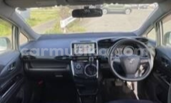 Nunua Ilio tumika Toyota Wish Fedha Gari ndani ya Beitbridge nchini Matabeleland Kusini Nunua Ilio tumika Toyota Wish Fedha Gari ndani ya Beitbridge nchini Matabeleland Kusini