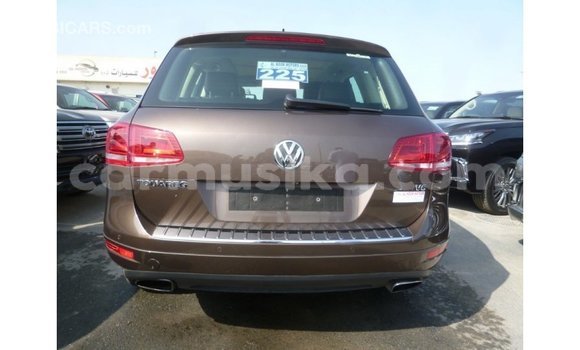 Tenga Imported Volkswagen Touareg Bhurawuni Mota in Import - Dubai in Harare Tenga Imported Volkswagen Touareg Bhurawuni Mota in Import - Dubai in Harare