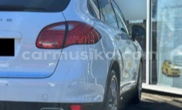 Buy Used Porsche Cayenne White Car in Beitbridge in Matabeleland South Buy Used Porsche Cayenne White Car in Beitbridge in Matabeleland South