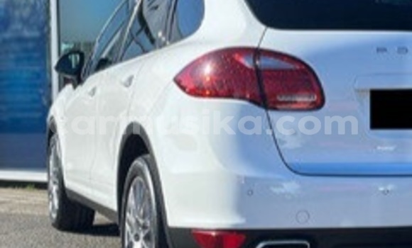 Buy Used Porsche Cayenne White Car in Beitbridge in Matabeleland South Buy Used Porsche Cayenne White Car in Beitbridge in Matabeleland South