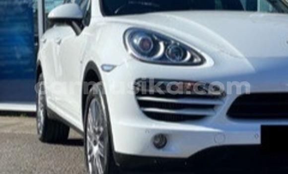 Buy Used Porsche Cayenne White Car in Beitbridge in Matabeleland South Buy Used Porsche Cayenne White Car in Beitbridge in Matabeleland South