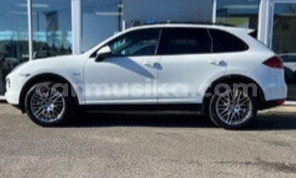 Buy Used Porsche Cayenne White Car in Beitbridge in Matabeleland South Buy Used Porsche Cayenne White Car in Beitbridge in Matabeleland South