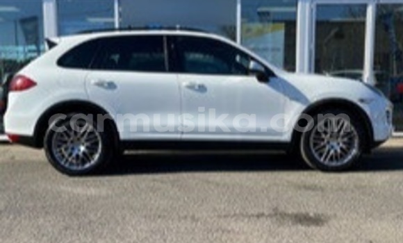 Buy Used Porsche Cayenne White Car in Beitbridge in Matabeleland South Buy Used Porsche Cayenne White Car in Beitbridge in Matabeleland South