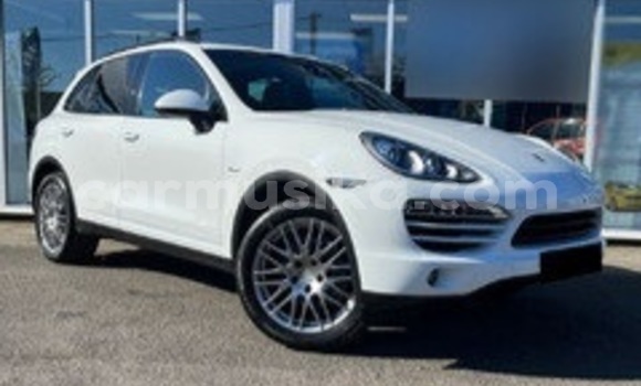 Buy Used Porsche Cayenne White Car in Beitbridge in Matabeleland South Buy Used Porsche Cayenne White Car in Beitbridge in Matabeleland South