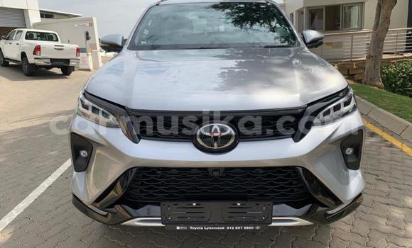 Nunua Ilio tumika Toyota Fortuner Beige Gari ndani ya Beitbridge nchini Matabeleland Kusini