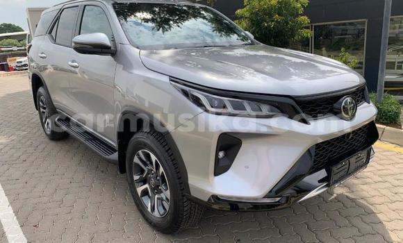 Acheter Occasion Voiture Toyota Fortuner Beige à Beitbridge, Matabeleland South Acheter Occasion Voiture Toyota Fortuner Beige à Beitbridge, Matabeleland South