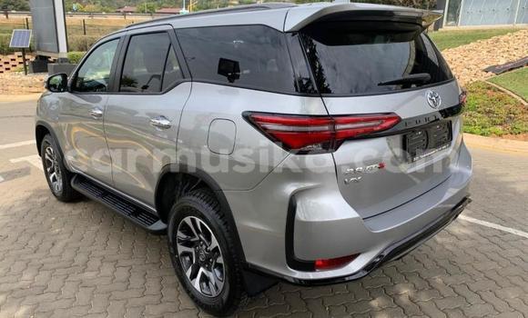 Acheter Occasion Voiture Toyota Fortuner Beige à Beitbridge, Matabeleland South Acheter Occasion Voiture Toyota Fortuner Beige à Beitbridge, Matabeleland South