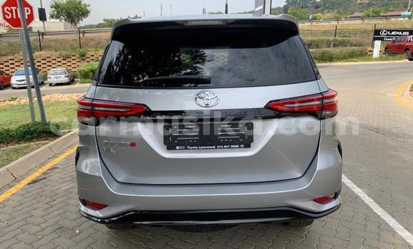 Acheter Occasion Voiture Toyota Fortuner Beige à Beitbridge, Matabeleland South Acheter Occasion Voiture Toyota Fortuner Beige à Beitbridge, Matabeleland South