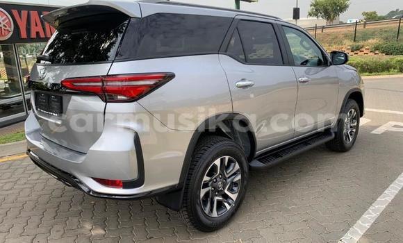 Acheter Occasion Voiture Toyota Fortuner Beige à Beitbridge, Matabeleland South Acheter Occasion Voiture Toyota Fortuner Beige à Beitbridge, Matabeleland South