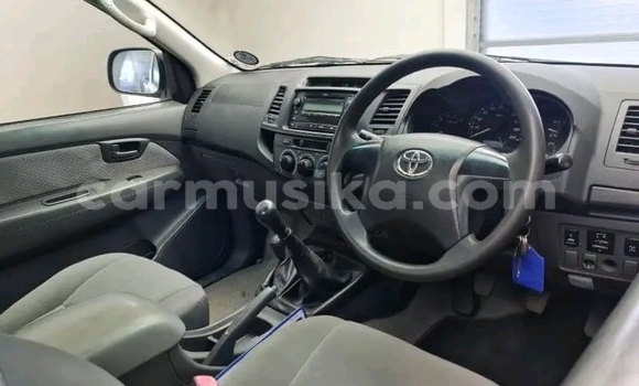 Buy Used Toyota Hilux White Car in Beitbridge in Matabeleland South Buy Used Toyota Hilux White Car in Beitbridge in Matabeleland South