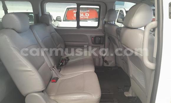 Buy Used Hyundai H1 White Car in Beitbridge in Matabeleland South Buy Used Hyundai H1 White Car in Beitbridge in Matabeleland South