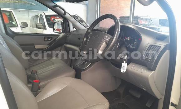 Buy Used Hyundai H1 White Car in Beitbridge in Matabeleland South Buy Used Hyundai H1 White Car in Beitbridge in Matabeleland South