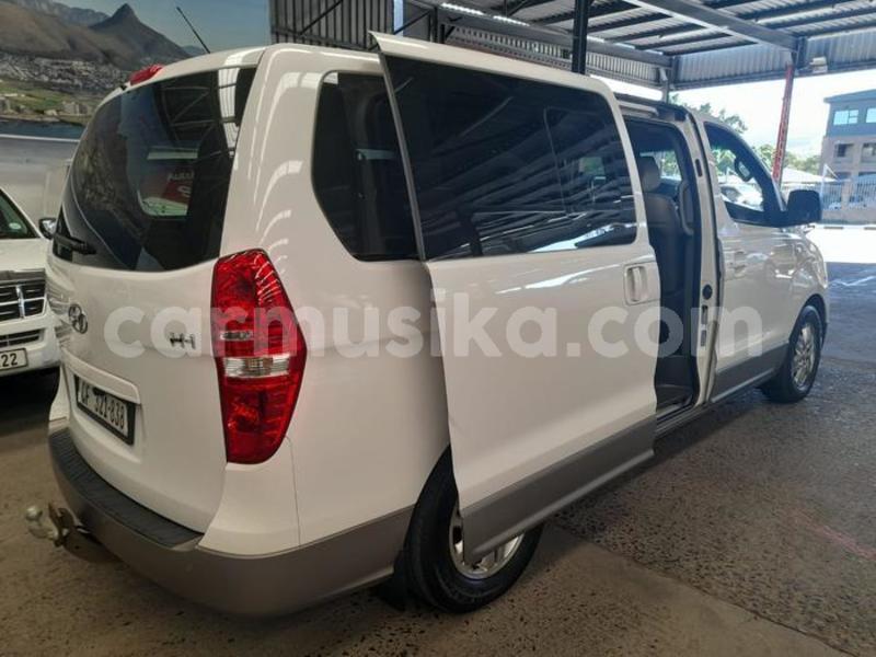 Big with watermark hyundai h1 matabeleland south beitbridge 33060