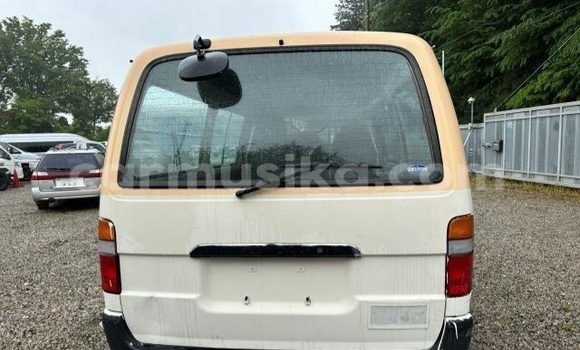 Buy Used Toyota Hiace White Car in Beitbridge in Matabeleland South Buy Used Toyota Hiace White Car in Beitbridge in Matabeleland South