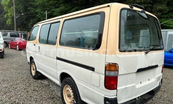 Buy Used Toyota Hiace White Car in Beitbridge in Matabeleland South Buy Used Toyota Hiace White Car in Beitbridge in Matabeleland South