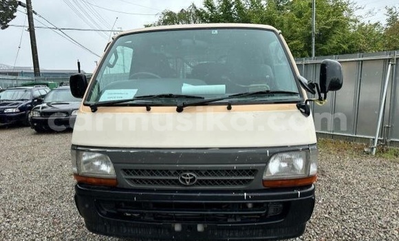 Buy Used Toyota Hiace White Car in Beitbridge in Matabeleland South Buy Used Toyota Hiace White Car in Beitbridge in Matabeleland South