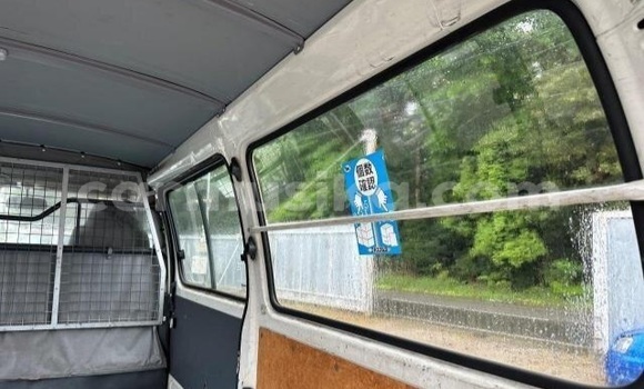 Buy Used Toyota Hiace White Car in Beitbridge in Matabeleland South Buy Used Toyota Hiace White Car in Beitbridge in Matabeleland South