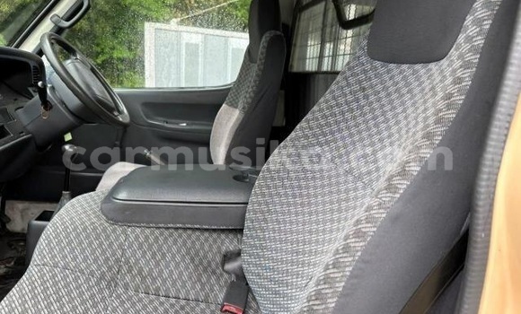 Buy Used Toyota Hiace White Car in Beitbridge in Matabeleland South Buy Used Toyota Hiace White Car in Beitbridge in Matabeleland South